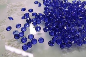 kristally-akrilovye-kamni-sinij